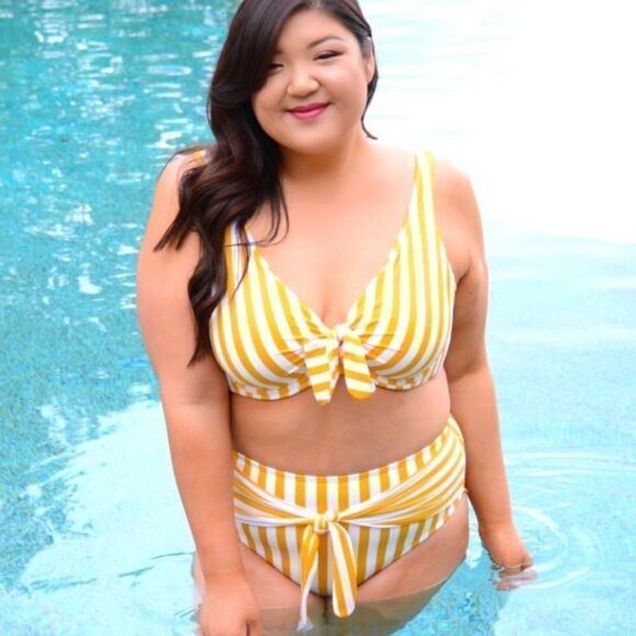 Swimsuits For All x GabiFresh "Blondie" Tie-Front Bikini Top | Size 24 D/DDD - Picture 5 of 9